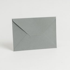 Gri Yatay Üçgen Kapaklı Davetiye Zarf (100 Adet) 13x18 cm